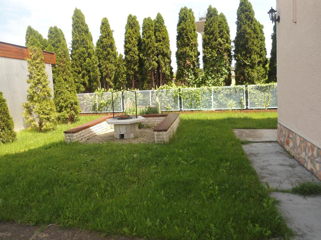 Nora Haz Hajduszoboszlo Hotel Exterior photo